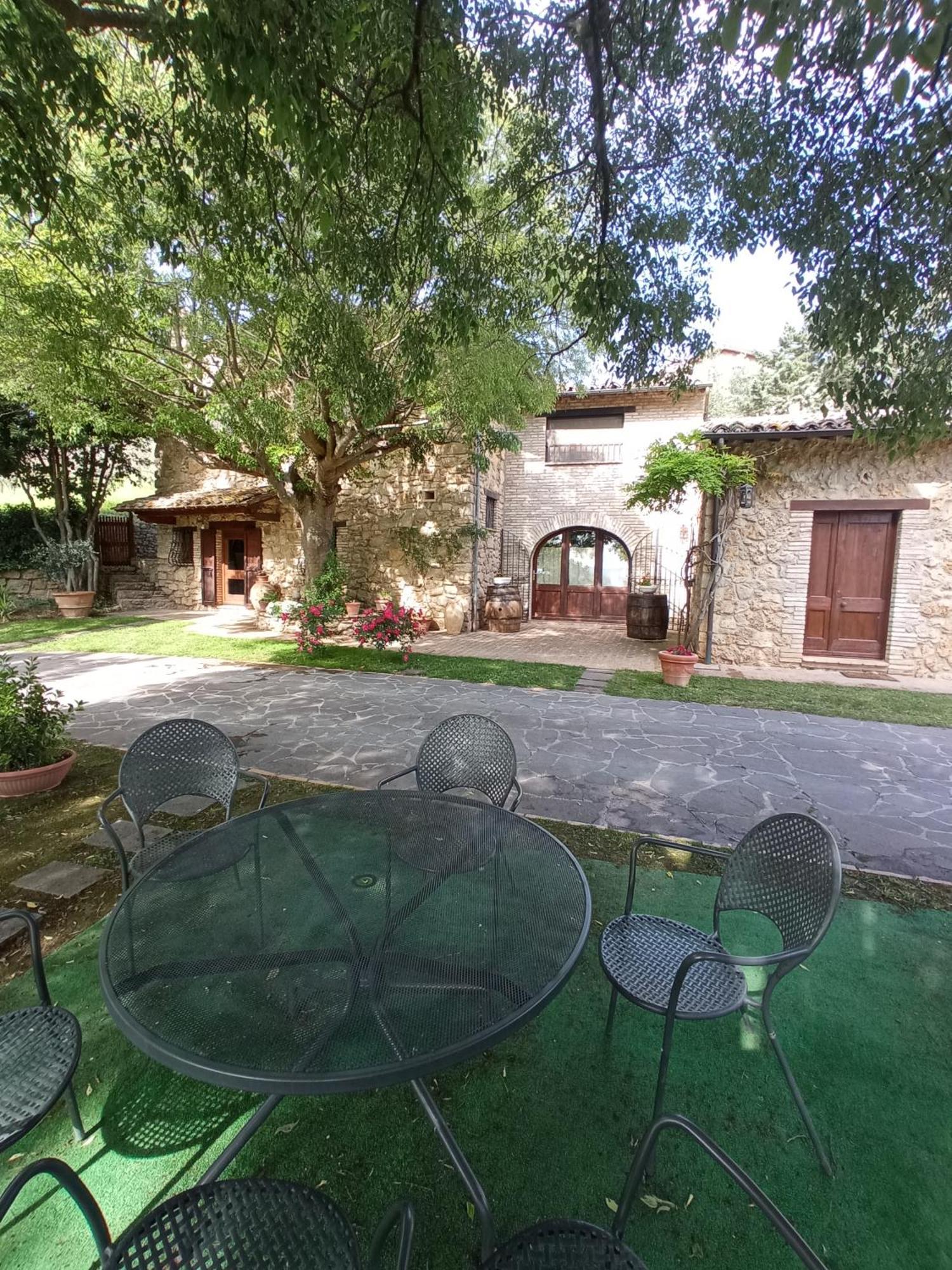 All'Ombra Di San Damiano Ассизи Экстерьер фото
